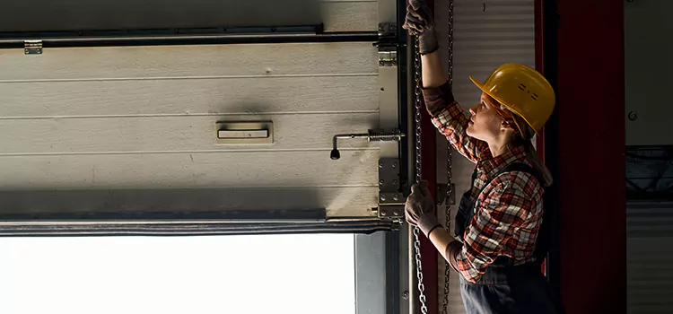 Addressing Common Garage Door Stoppage Issues in North Lynnwood, WA